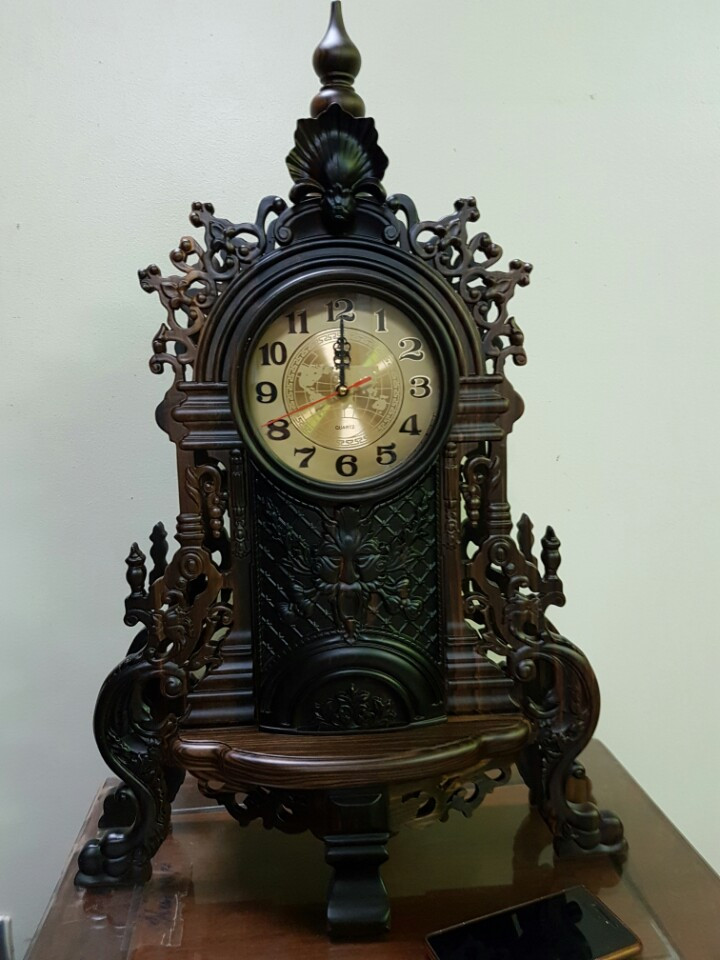 Đồng hồ cổ gỗ mun hoa 70x47x17cm